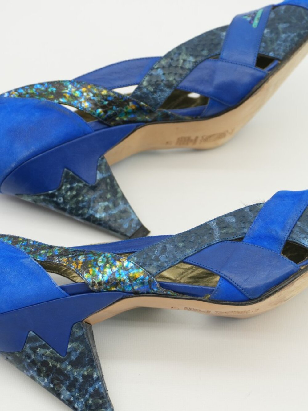 Heels Size 9 Blue Snakeskin Vintage Python Cut Out 80s Italy Pointed Toe Pumps - Picture 13 of 16